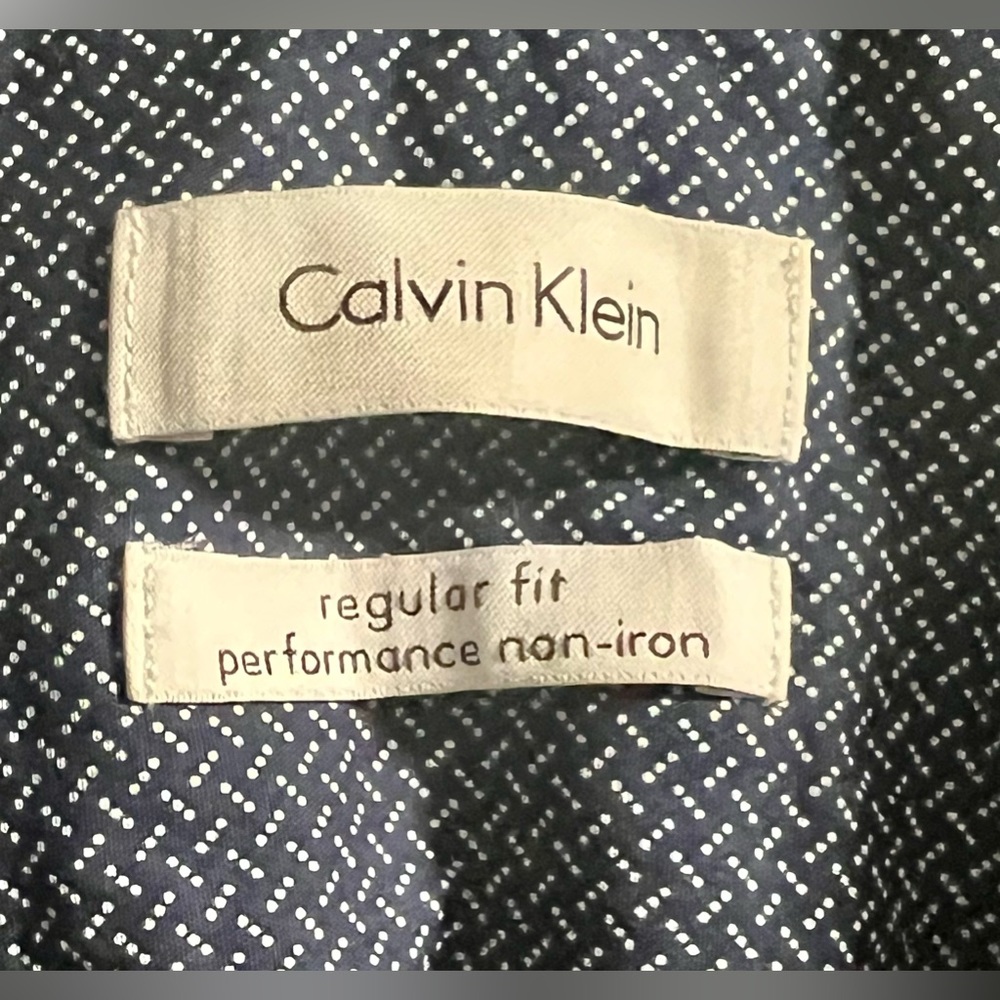 Men’s Calvin Klein Dress Shirt Size 17 1/2  34-35 - Picture 2 of 3
